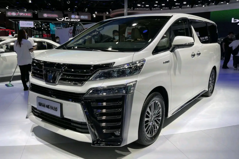 汽車改色膜：改色膜車主應(yīng)該怎么貼？